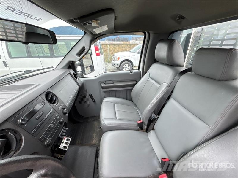 Ford F-550 XL 4x4 Snow Plow Truck Munitsipaalsõidukid