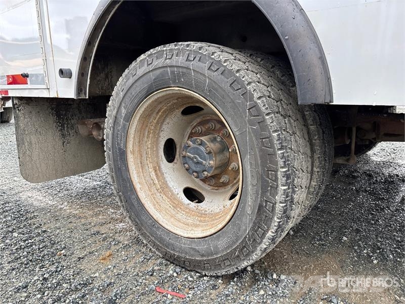 Ford F-550 XL 4x4 Utility Truck Kis teherszállító/Platós kocsi