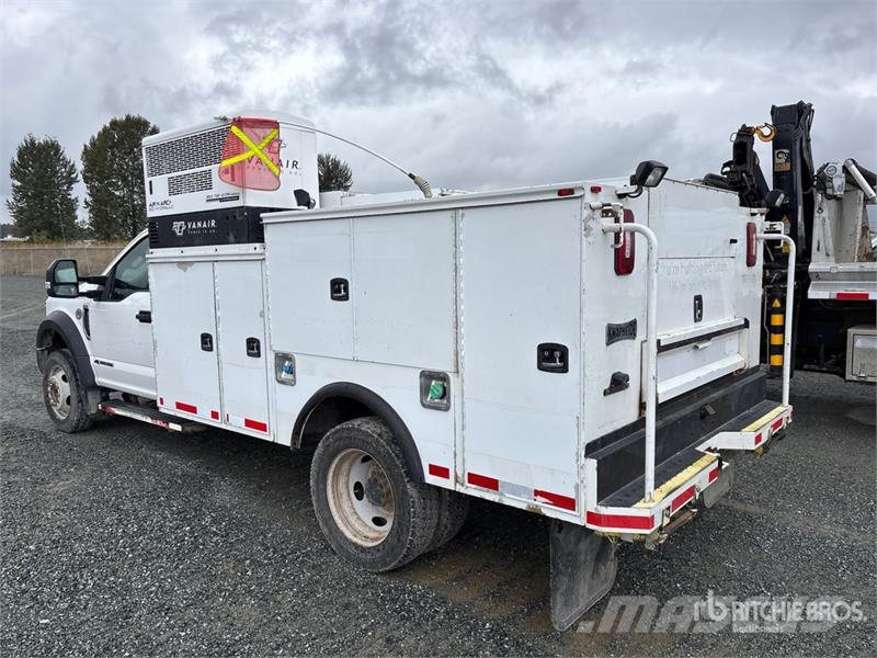 Ford F-550 XL 4x4 Utility Truck Kis teherszállító/Platós kocsi