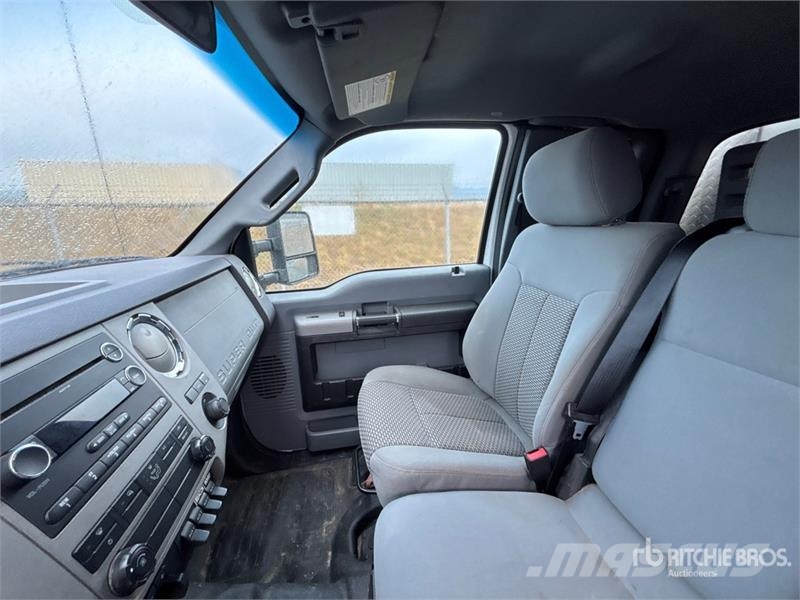 Ford F-550 XLT 4x4 Service Truck Municipal / general purpose vehicles