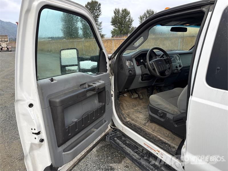 Ford F-550 XLT 4x4 Service Truck Municipal / general purpose vehicles