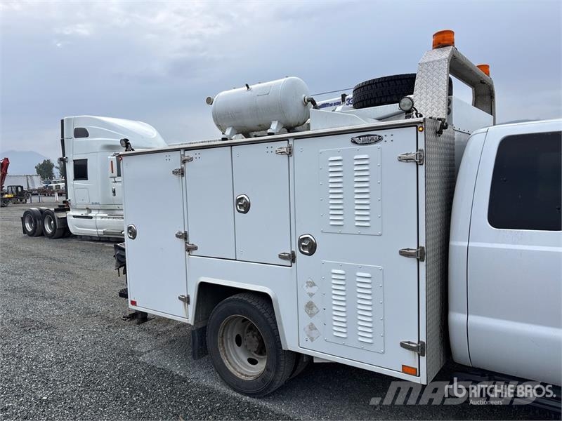 Ford F-550 XLT 4x4 Service Truck Municipal / general purpose vehicles