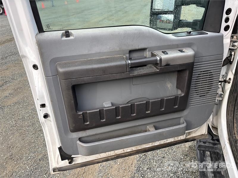 Ford F-550 XLT 4x4 Service Truck Municipal / general purpose vehicles