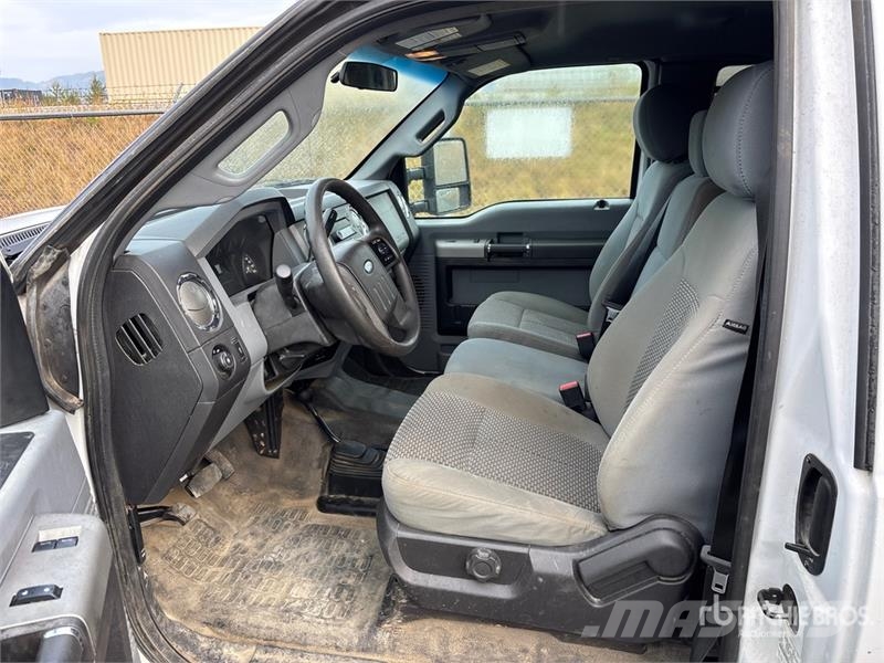Ford F-550 XLT 4x4 Service Truck Municipal / general purpose vehicles