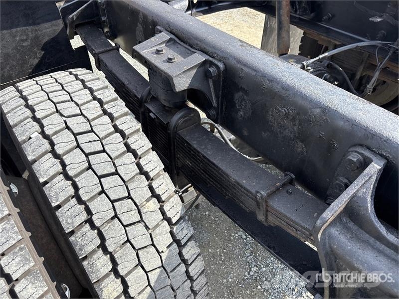 Ford F-650 XLT 4x2 Cab and Chassis Kabine i unutrašnjost