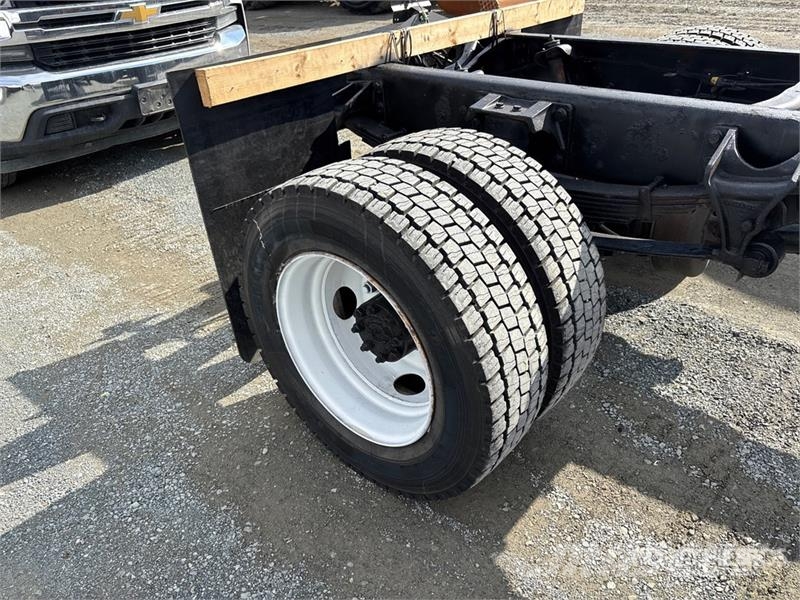 Ford F-650 XLT 4x2 Cab and Chassis Kabine i unutrašnjost