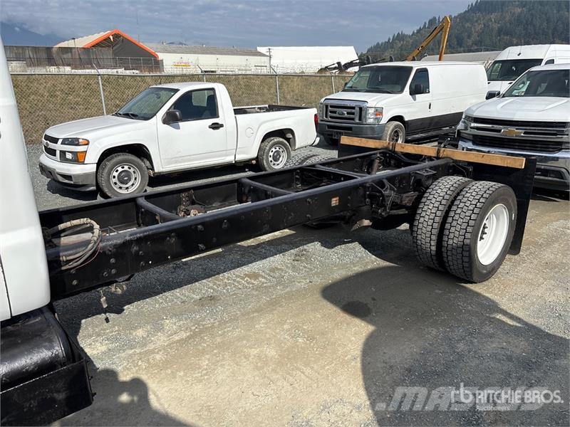 Ford F-650 XLT 4x2 Cab and Chassis Kabine i unutrašnjost