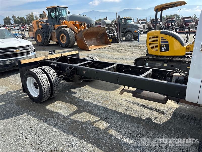 Ford F-650 XLT 4x2 Cab and Chassis Kabine i unutrašnjost