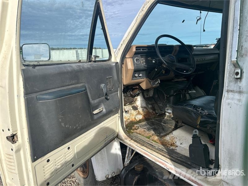 Ford F-700 4x2 Waste Collection Truck Camiones de basura