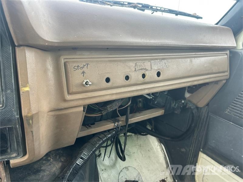 Ford F-700 4x2 Waste Collection Truck Camiones de basura