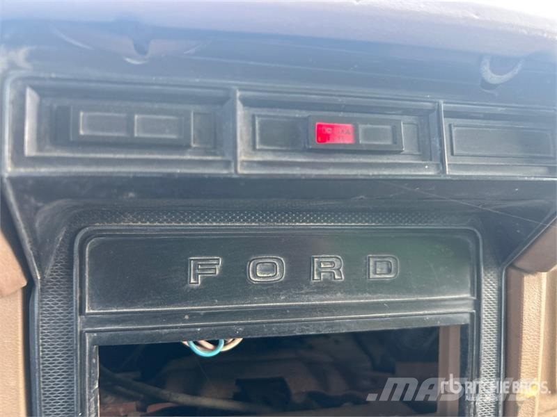 Ford F-700 4x2 Waste Collection Truck Camiones de basura