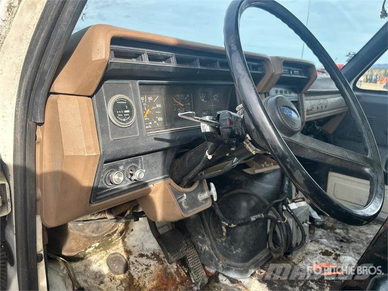 Ford F-700 4x2 Waste Collection Truck Camiones de basura