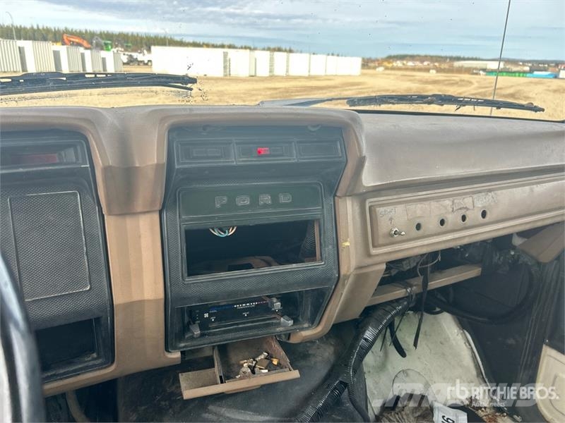 Ford F-700 4x2 Waste Collection Truck Camiones de basura