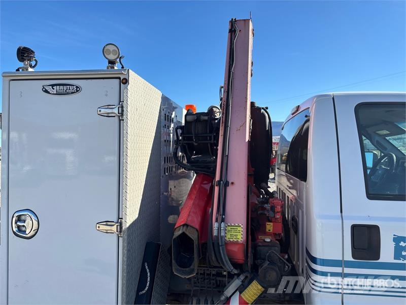 Ford F65A.0.24 6129 lb Knuckle Boom on Ford F-550 XLT 4 Tovornjaki z žerjavom