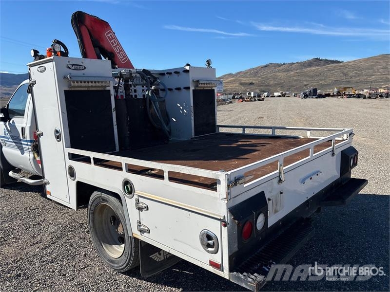 Ford F65A.0.24 6129 lb Knuckle Boom on Ford F-550 XLT 4 Tovornjaki z žerjavom