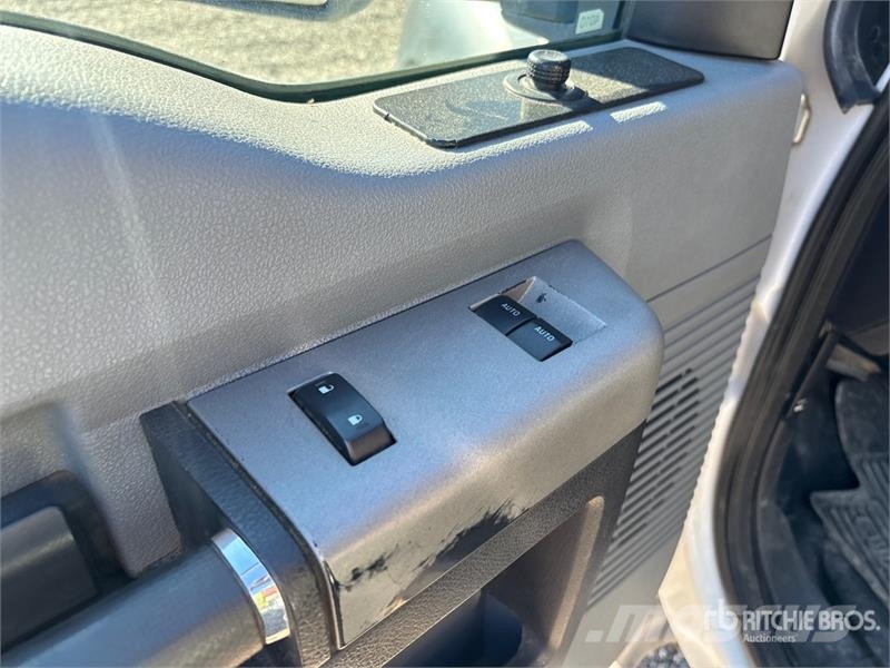 Ford F65A.0.24 6129 lb Knuckle Boom on Ford F-550 XLT 4 Tovornjaki z žerjavom