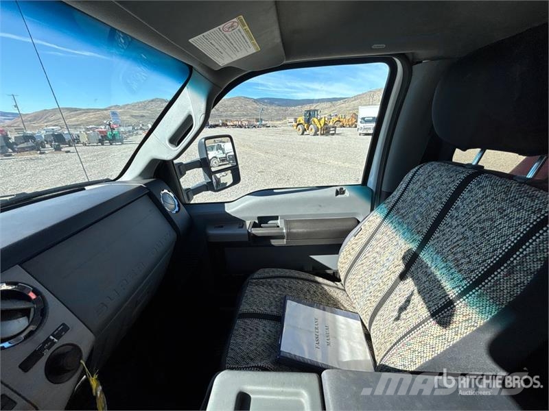 Ford F65A.0.24 6129 lb Knuckle Boom on Ford F-550 XLT 4 Tovornjaki z žerjavom
