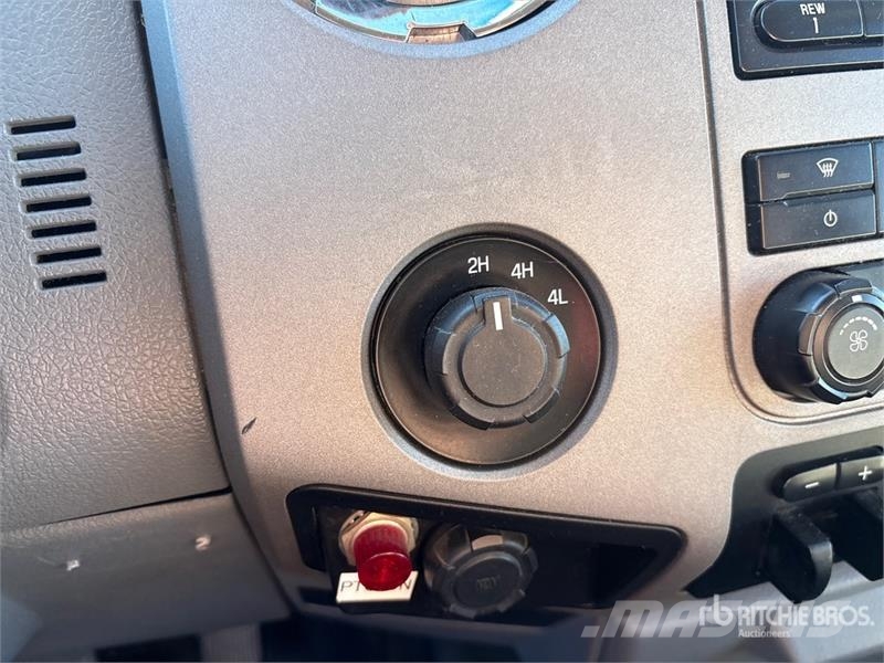 Ford F65A.0.24 6129 lb Knuckle Boom on Ford F-550 XLT 4 Tovornjaki z žerjavom