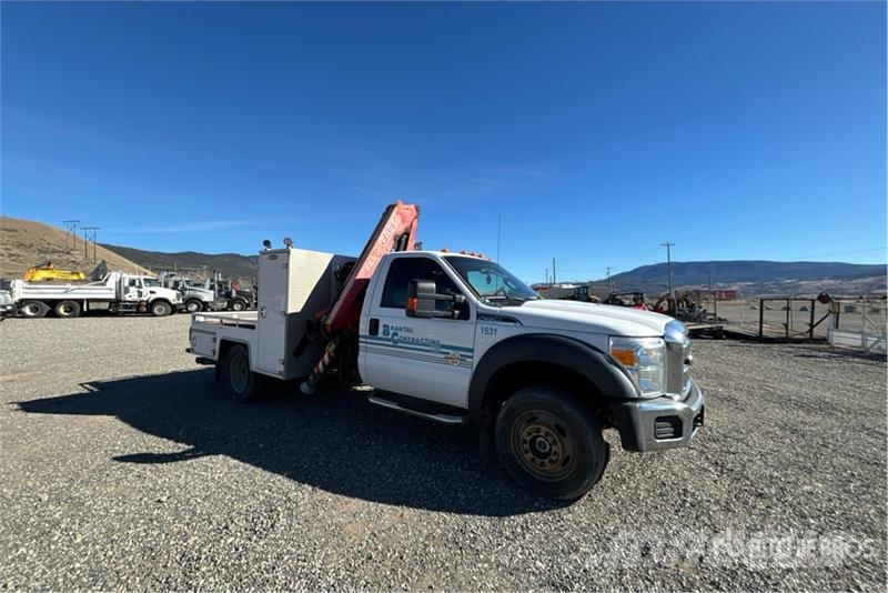Ford F65A.0.24 6129 lb Knuckle Boom on Ford F-550 XLT 4 Tovornjaki z žerjavom
