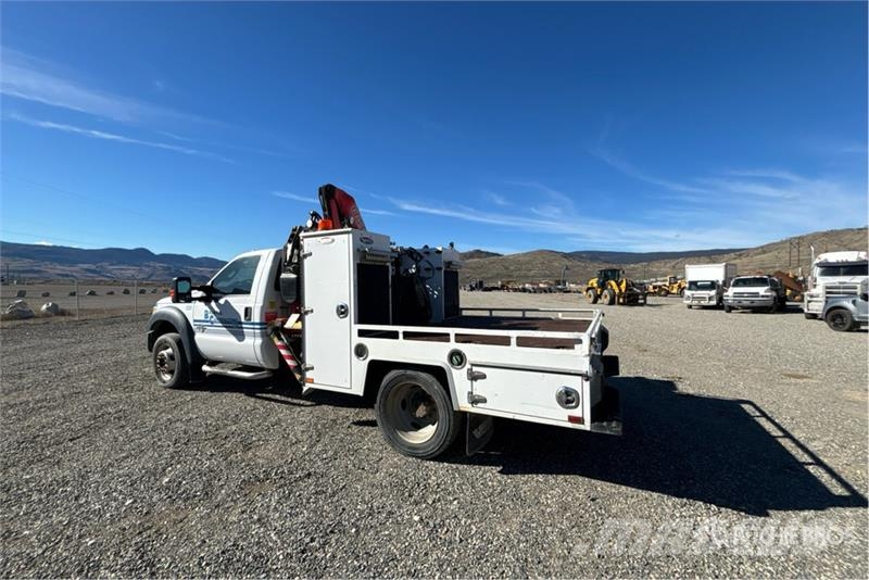 Ford F65A.0.24 6129 lb Knuckle Boom on Ford F-550 XLT 4 Tovornjaki z žerjavom