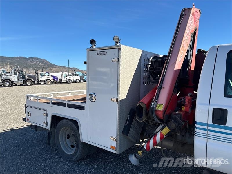 Ford F65A.0.24 6129 lb Knuckle Boom on Ford F-550 XLT 4 Tovornjaki z žerjavom