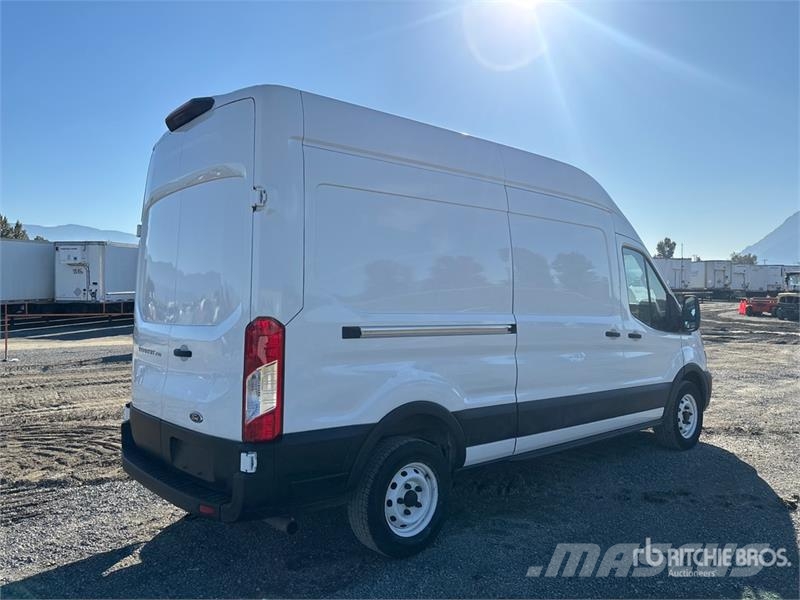 Ford Transit 250 Cargo Van Панельні фургони
