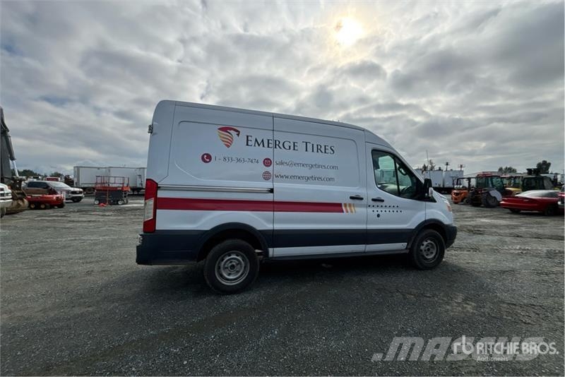 Ford Transit 250 Cargo Van Furgone chiuso