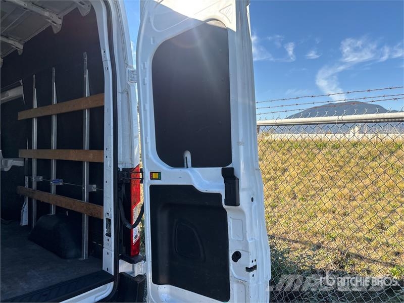 Ford Transit 250 Cargo Van Панельні фургони