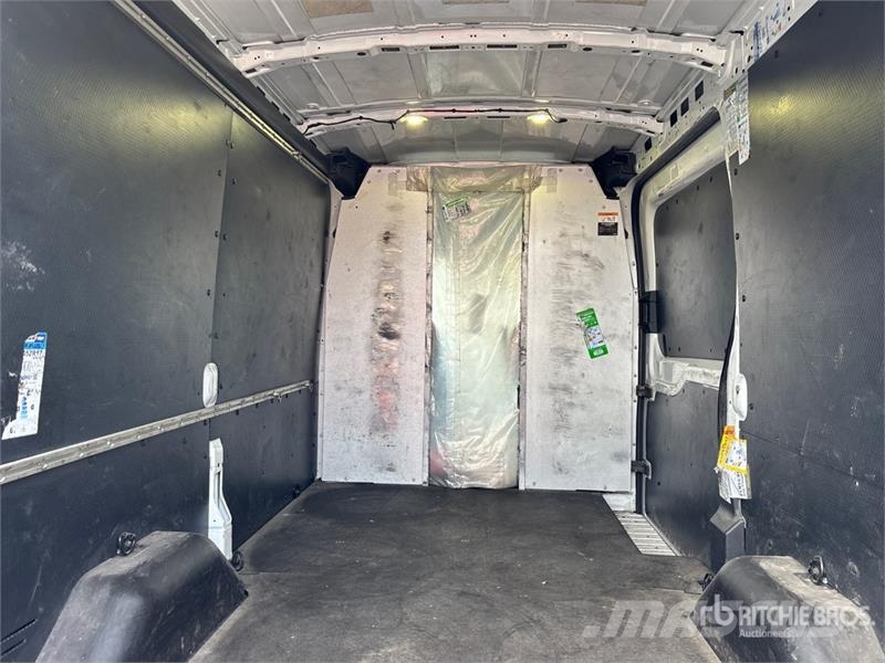 Ford Transit 250 Cargo Van Furgone chiuso