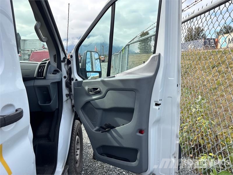 Ford Transit 250 Cargo Van Furgone chiuso