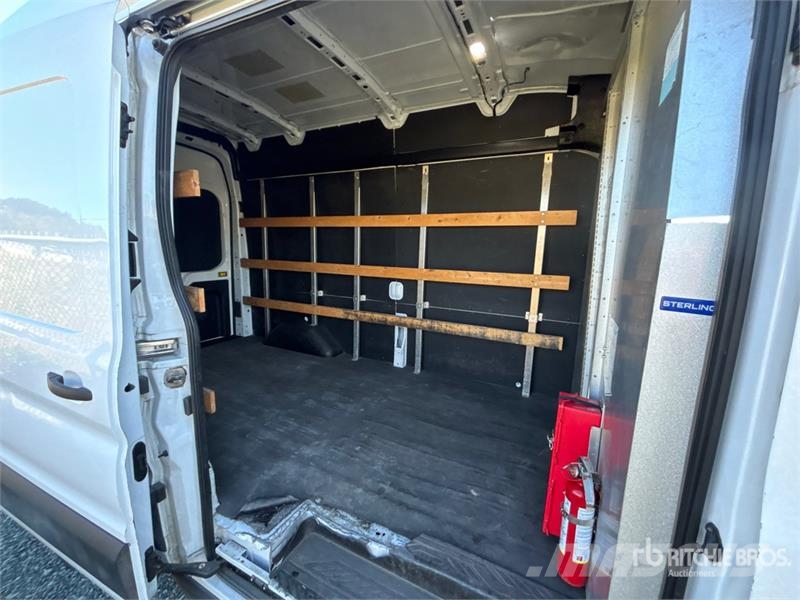 Ford Transit 250 Cargo Van Панельні фургони