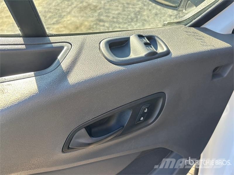 Ford Transit 250 Cargo Van Панельні фургони