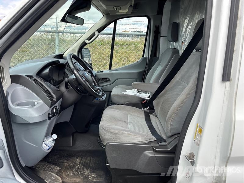 Ford Transit 250 Cargo Van Furgone chiuso