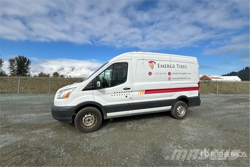 Ford Transit 250 Cargo Van Furgone chiuso