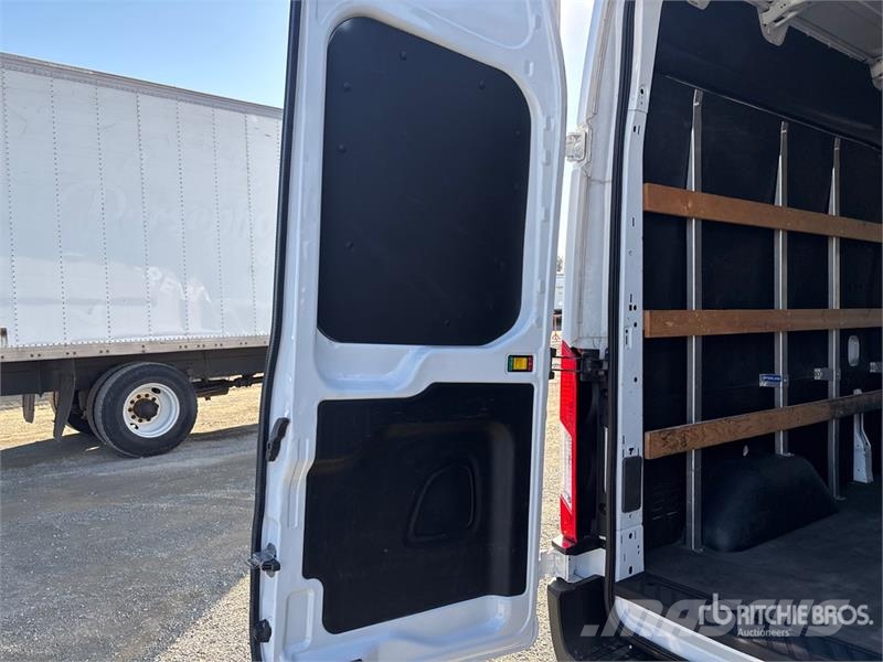 Ford Transit 250 Cargo Van Панельні фургони
