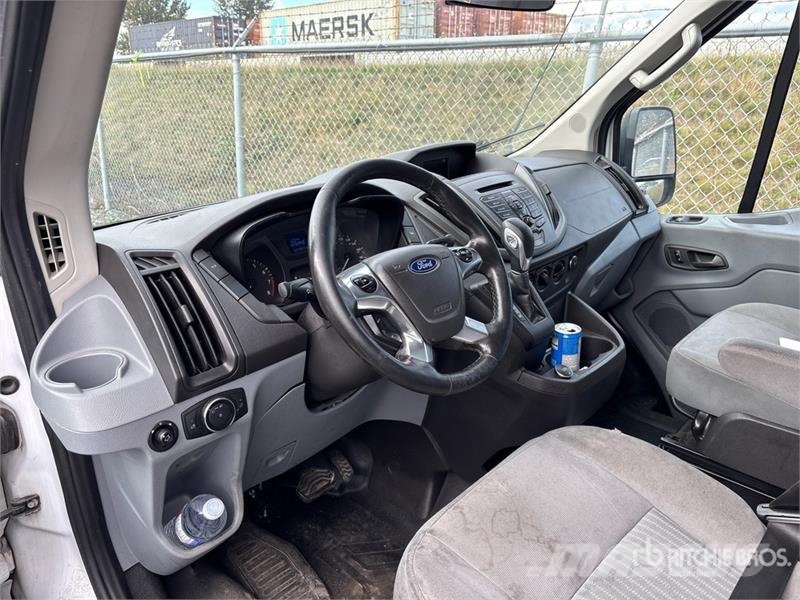 Ford Transit 250 Cargo Van Furgone chiuso