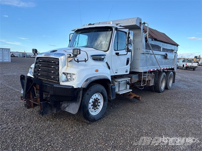 Freightliner 114SD 6x4 w/ Sander T/A Dump Truck Pojazdy komunalne
