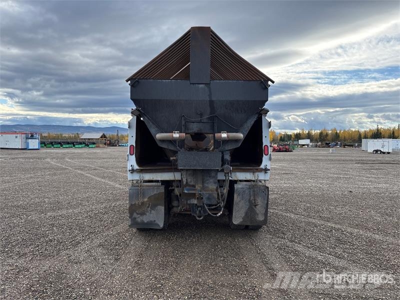 Freightliner 114SD 6x4 w/ Sander T/A Dump Truck Kiper kamioni