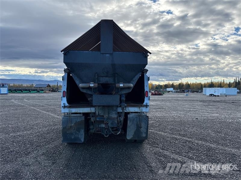 Freightliner 114SD 6x4 w/ Sander T/A Dump Truck Pojazdy komunalne