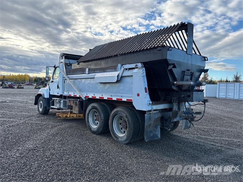 Freightliner 114SD 6x4 w/ Sander T/A Dump Truck Pojazdy komunalne