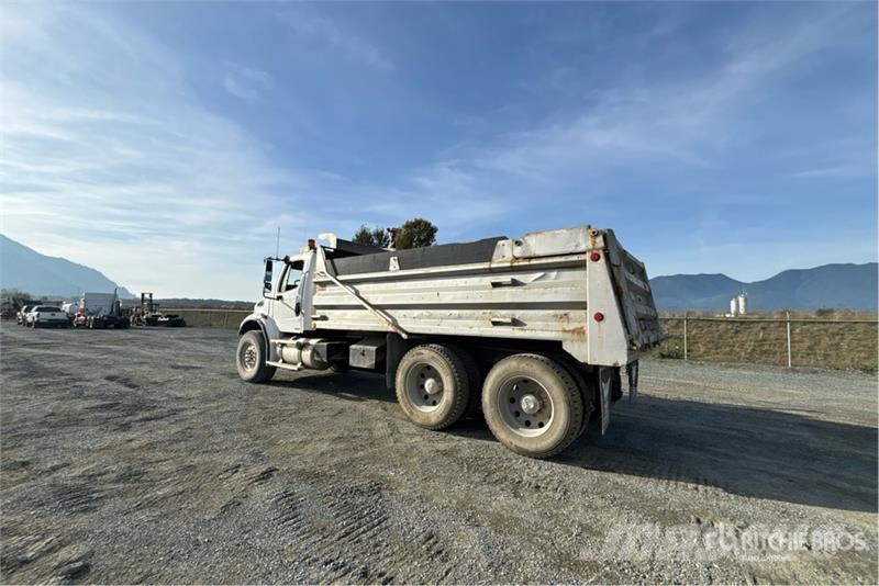 Freightliner 6x4 T/A Dump Truck Kipper