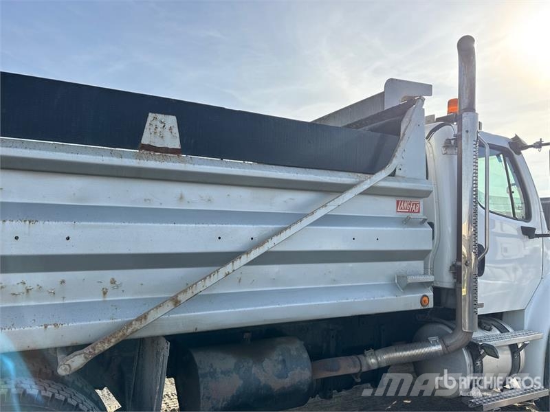 Freightliner 6x4 T/A Dump Truck Kipper