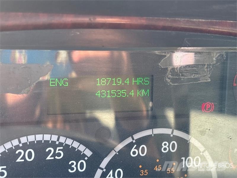 Freightliner 6x4 T/A Dump Truck Kipper