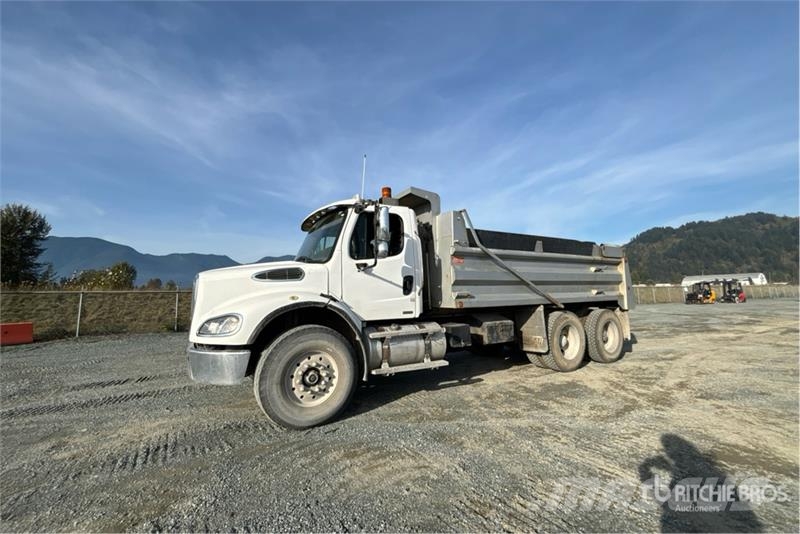Freightliner 6x4 T/A Dump Truck Kipper