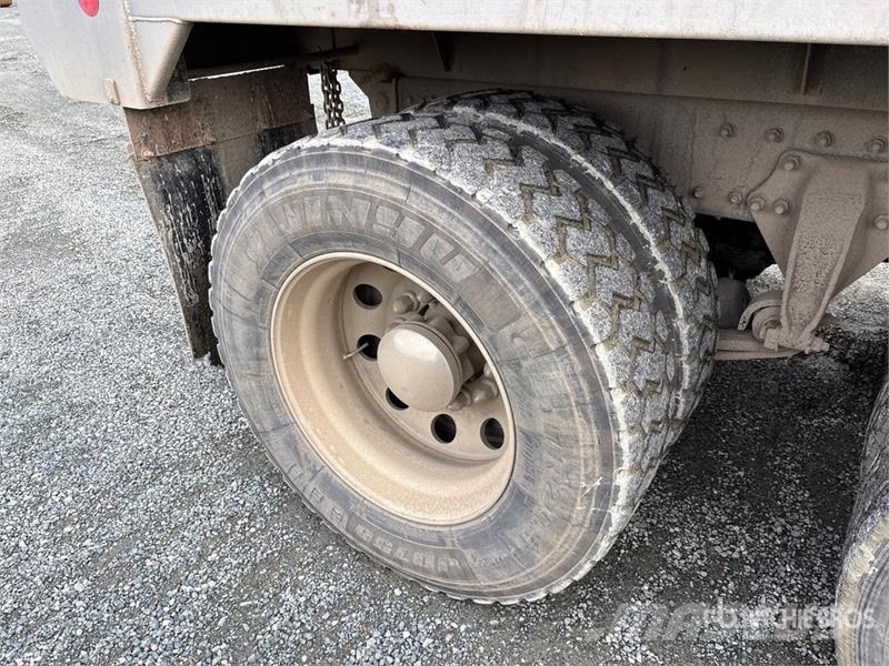Freightliner 6x4 T/A Dump Truck Kiperi kamioni