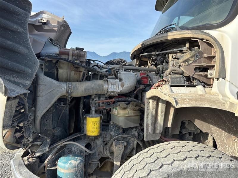 Freightliner 6x4 T/A Dump Truck Kipper