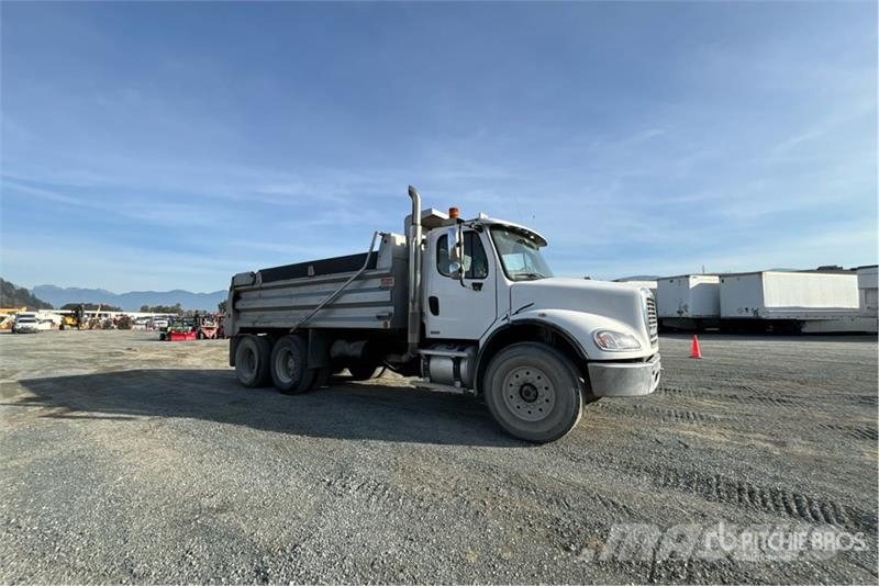 Freightliner 6x4 T/A Dump Truck Kipper