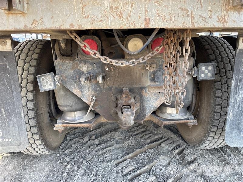 Freightliner 6x4 T/A Dump Truck Kipper
