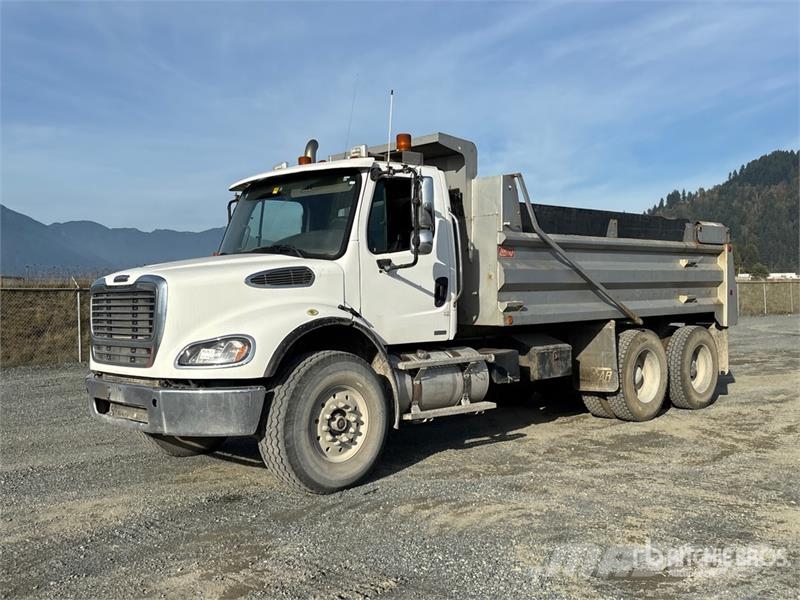 Freightliner 6x4 T/A Dump Truck Kipper