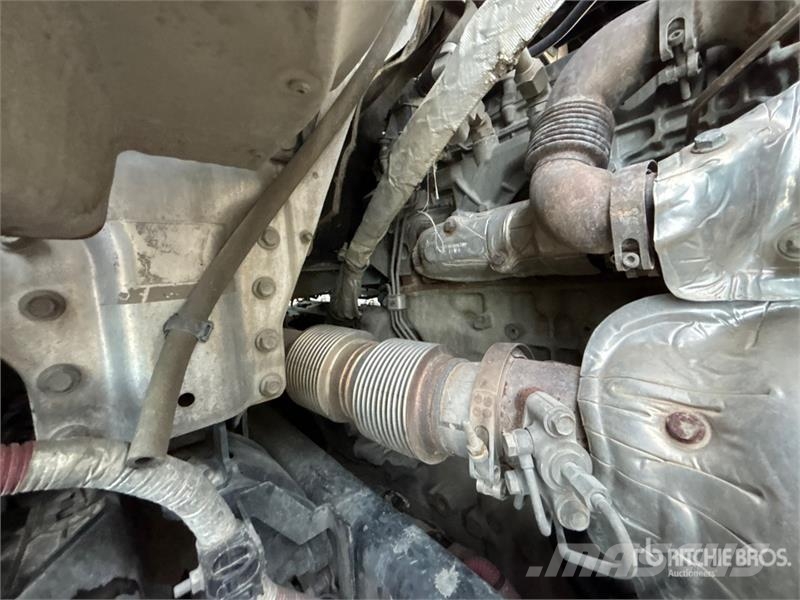Freightliner 6x4 T/A Sleeper Truck Tractor 牵引车